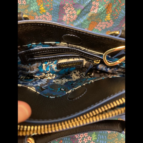 Black leather Vera Bradley bag - Picture 2 of 10
